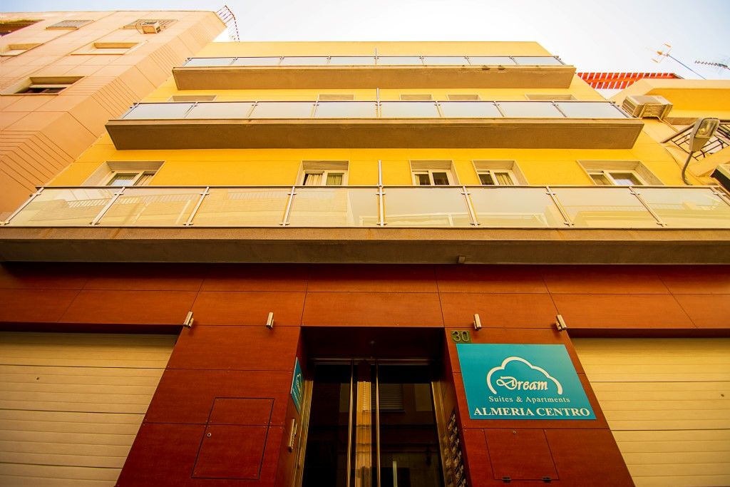 Dream Suites And Apartments Almeria Centro Exterior photo